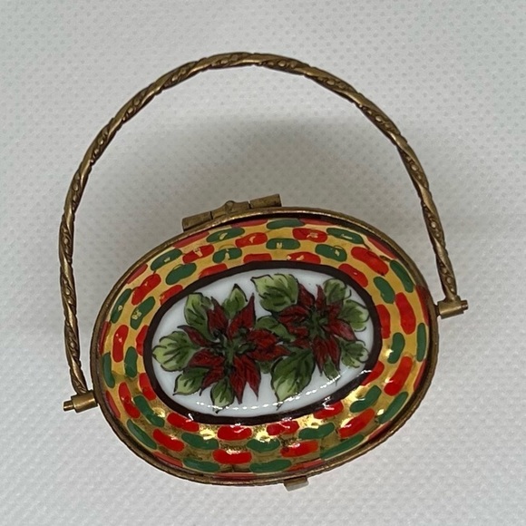Limoges Poinsettia Basket Box - Picture 2 of 11